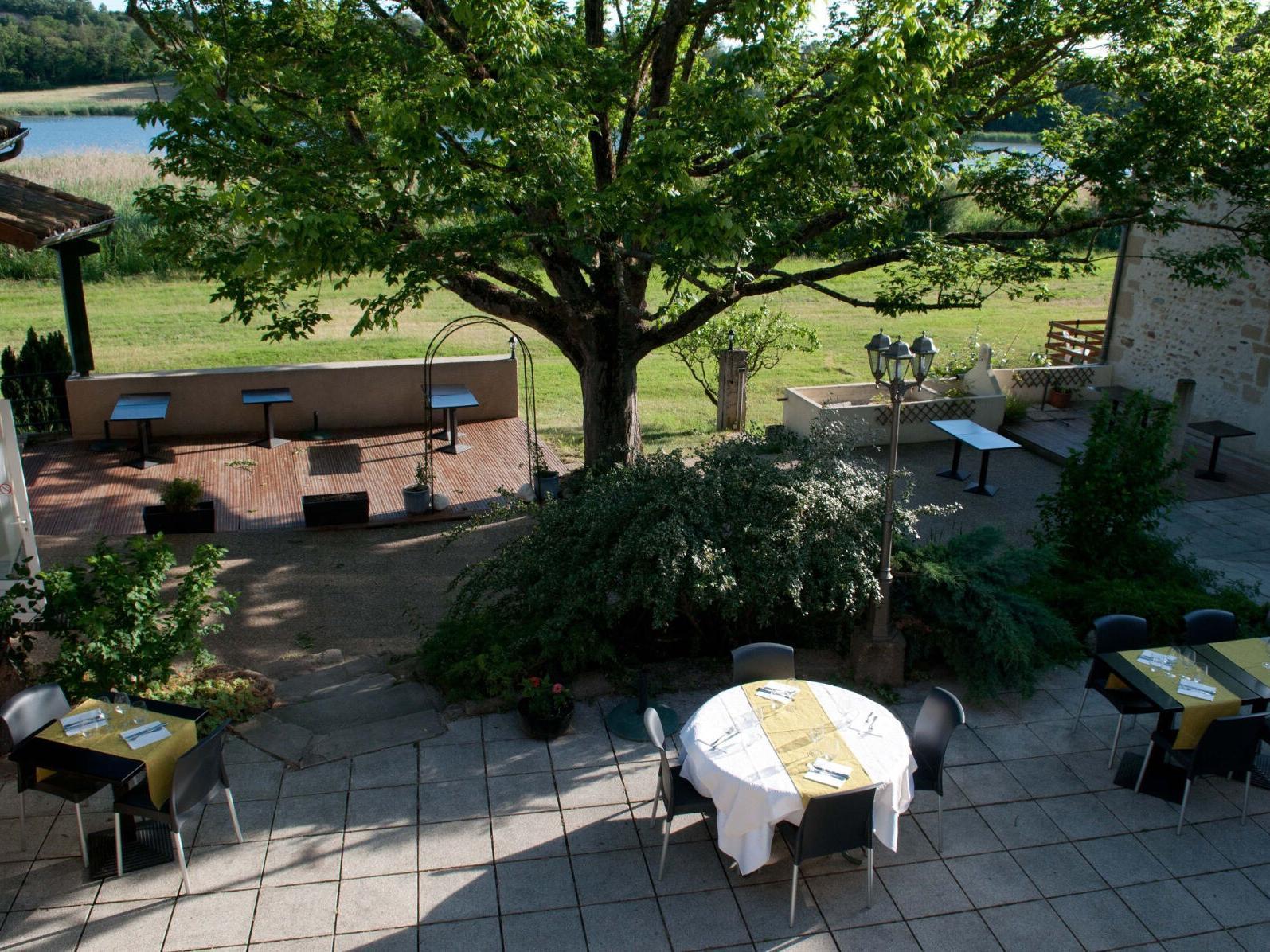 Logis Hotel Les Vieilles Granges Екстериор снимка